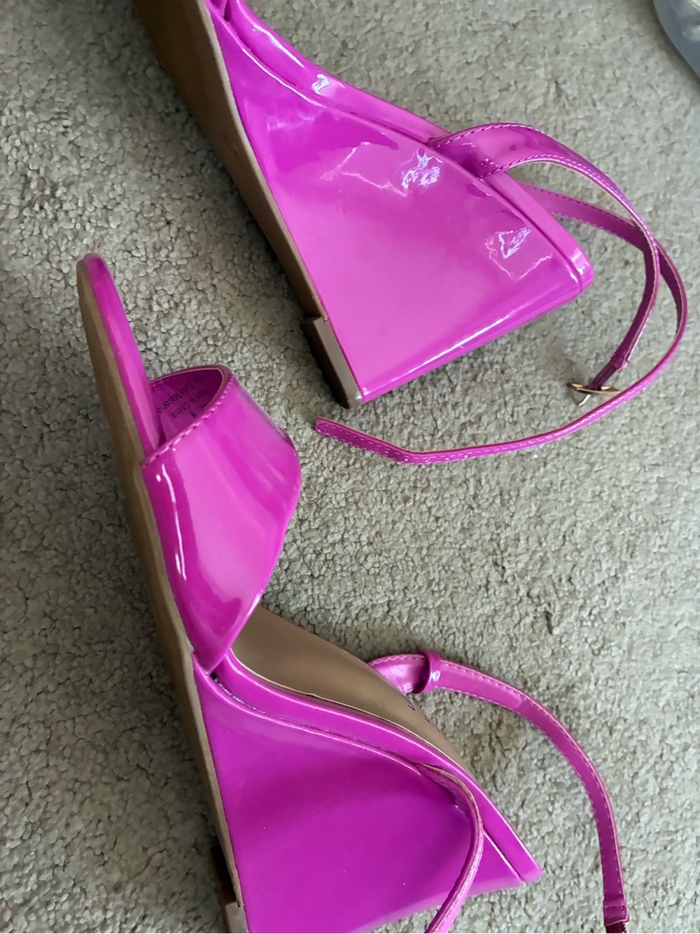 Journee Collection Hot Pink Patent Slingback Wedge Sandals size 9 - Picture 2 of 4